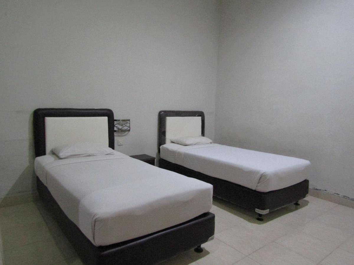 Planters Guest House Yogyakarta Bagian luar foto